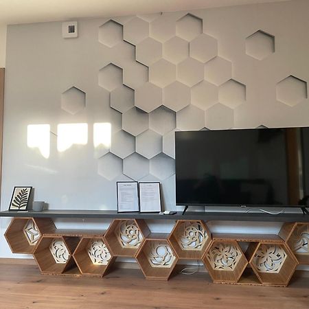 Hexagon Apartman Seghedin Exterior foto